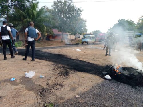 Major Roads To Volta Region Blocked By Western Togoland group - Video Here