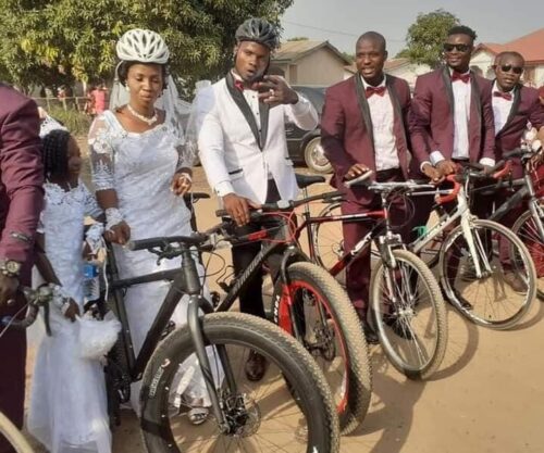 Engaged Couple Ride Bicycle 2 Their Wedding In Rare Ceremony - Video